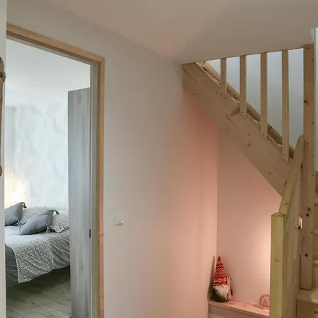 La Source Du Bonheur -clim Parking Saint-Pierre-dʼAlbigny