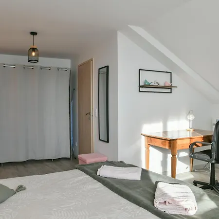 La Source Du Bonheur -clim Parking * Saint-Pierre-dʼAlbigny