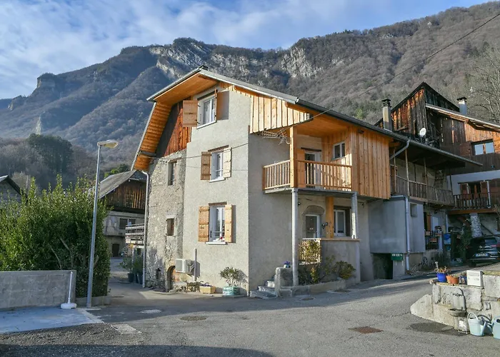 La Source Du Bonheur -clim Parking Casa de Férias